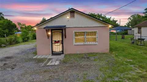 1215 S Delaware Ave, Deland, FL 32720
