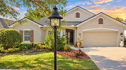 1609 Victoria Gardens Dr, Deland, FL 32724