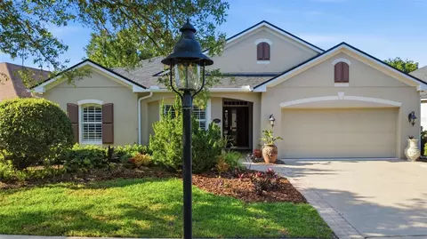1609 Victoria Gardens Dr, Deland, FL 32724