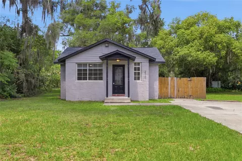 210 Winslow Ave, Deland, FL 32724