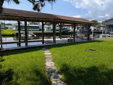 154 Moonlite Dr, Welaka, FL 32193 photo 2
