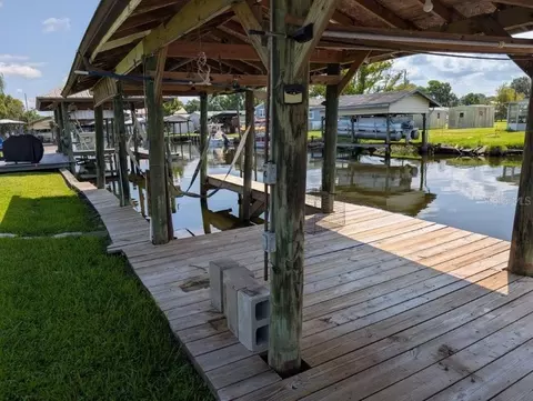 154 Moonlite Dr, Welaka, FL 32193 photo 9