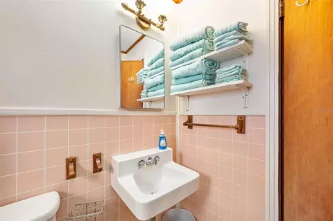 Bath - 55521 Front St, Astor, FL 32102 photo 1 of 4