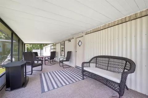Exterior - 55521 Front St, Astor, FL 32102 photo 5 of 7