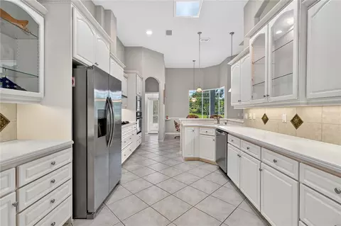 Kitchen - 1435 Dolph Cir, Ormond Beach, FL 32174 photo 6 of 8