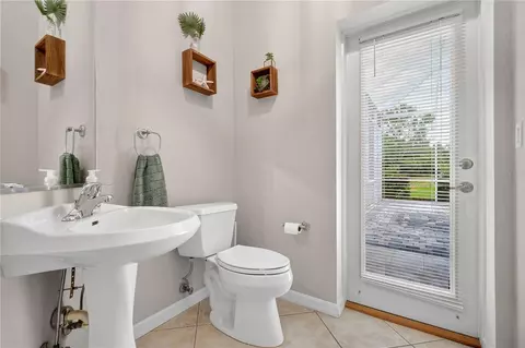 Bath - 1435 Dolph Cir, Ormond Beach, FL 32174 photo 7 of 11