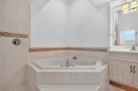 Bath - 1435 Dolph Cir, Ormond Beach, FL 32174 photo 6 of 11