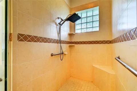 Bath - 1435 Dolph Cir, Ormond Beach, FL 32174 photo 4 of 11