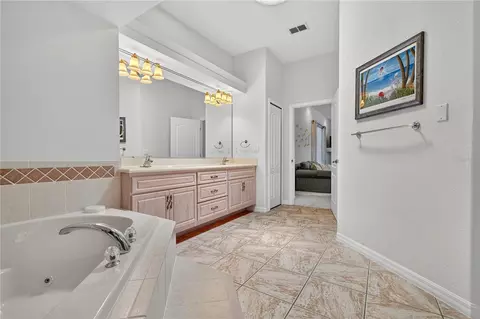 Bath - 1435 Dolph Cir, Ormond Beach, FL 32174 photo 5 of 11