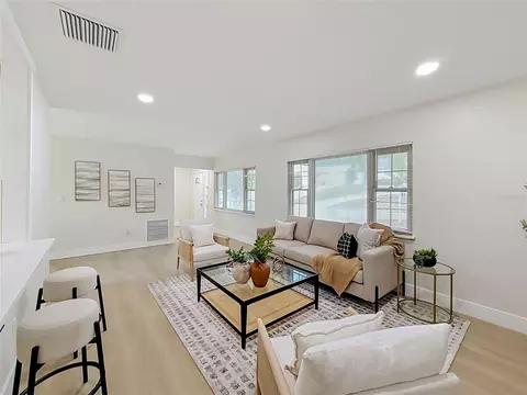 Living - 516 S Exeter St, Eustis, FL 32726 photo 3 of 5