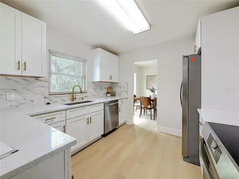 Kitchen - 516 S Exeter St, Eustis, FL 32726 photo 5 of 5
