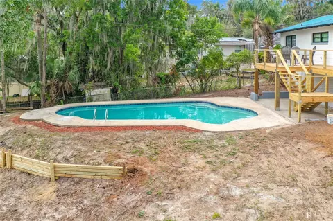 Exterior - 516 S Exeter St, Eustis, FL 32726 photo 5 of 9
