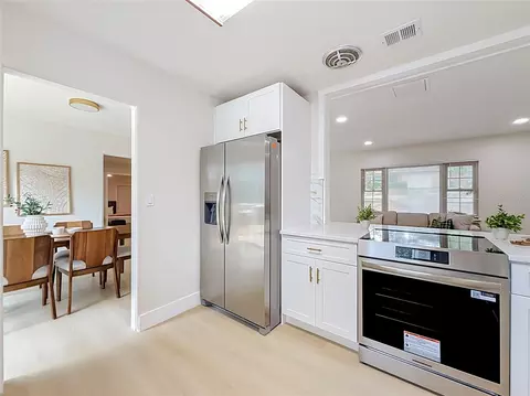 Kitchen - 516 S Exeter St, Eustis, FL 32726 photo 3 of 5