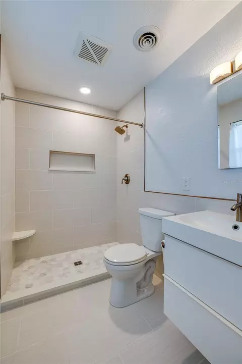 Bath - 132 Dawn Dr, Ormond Beach, FL 32176 photo 1 of 5