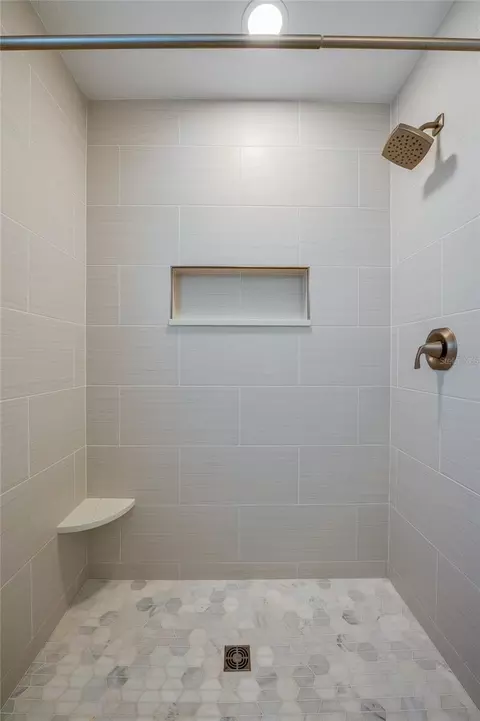 Bath - 132 Dawn Dr, Ormond Beach, FL 32176 photo 2 of 5