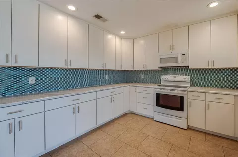 Kitchen - 132 Dawn Dr, Ormond Beach, FL 32176 photo 2 of 3