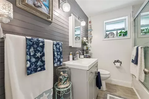 Bath - 400 S Ridgewood Ave, Ormond Beach, FL 32174 photo 1 of 4