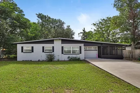 1211 N Boston Ave, Deland, FL 32724