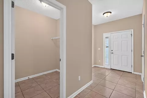 Entry Way - 72 Amistad Dr, Saint Augustine, FL 32086 photo 5 of 10