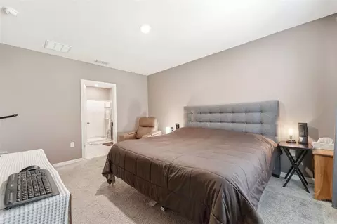 Bedroom - 121 Old Mill Pond Rd, Edgewater, FL 32141 photo 2 of 5