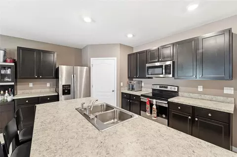 Kitchen - 121 Old Mill Pond Rd, Edgewater, FL 32141 photo 2 of 3