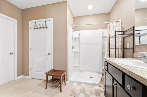 Entry Way - 121 Old Mill Pond Rd, Edgewater, FL 32141 photo 2 of 2