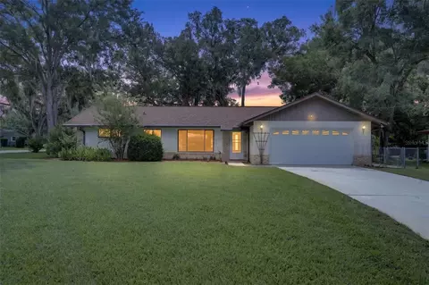 290 Sandyhook Ln, Deland, FL 32724