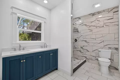 Bath - 3798 Breezy Ct, Ormond Beach, FL 32174 photo 4 of 4