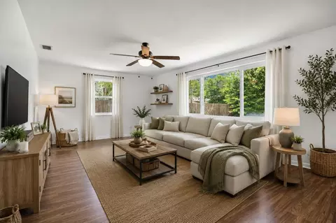 Living - 236 Mcintosh Rd, Ormond Beach, FL 32174 photo 4 of 5