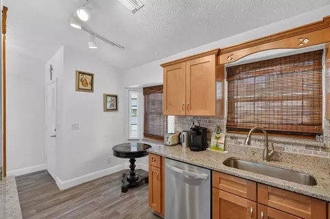 Kitchen - 5 Arbor Lake Park, Ormond Beach, FL 32174 photo 2 of 4