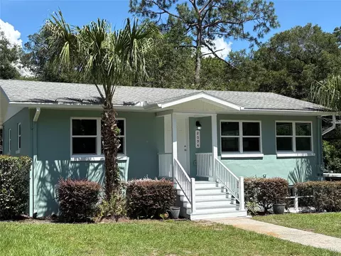 2094 Penn Dr, Deland, FL 32724