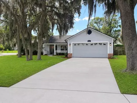 561 Astoria Dr, Deland, FL 32724