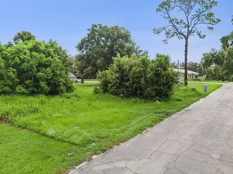 S Goodwin Street, Lake Helen, FL 32744