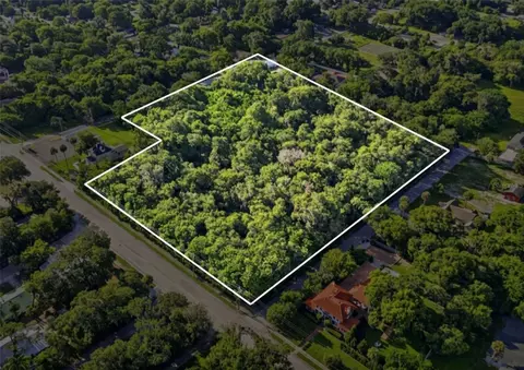 E New York Avenue, Deland, FL 32724