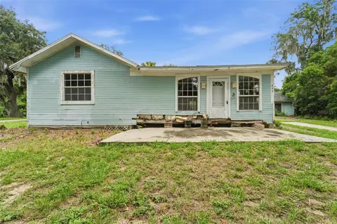 495 North St, De Leon Springs, FL 32130