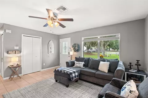 Living - 503 Dorothy Cir, Eustis, FL 32726 photo 2 of 3