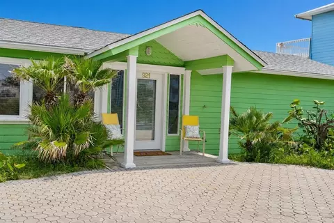 921 N Atlantic Ave, New Smyrna Beach, FL 32169