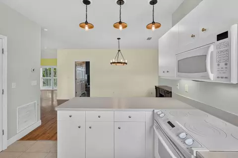 Kitchen - 31 Magnolia Dr S, Ormond Beach, FL 32174 photo 4 of 5