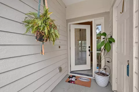 Entry Way - 31 Magnolia Dr S, Ormond Beach, FL 32174 photo 2 of 5