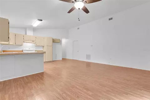 Living - 623 Parque Dr, Ormond Beach, FL 32174 photo 4 of 5