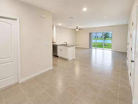 Entry Way - 2732 Silver Canoe Dr, Edgewater, FL 32141 photo 2 of 9