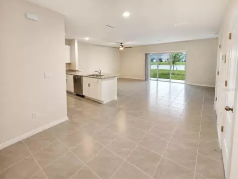 Entry Way - 2732 Silver Canoe Dr, Edgewater, FL 32141 photo 3 of 9