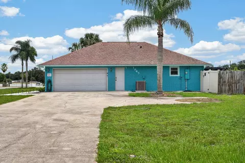 Exterior - 1845 Willow Oak Dr, Edgewater, FL 32141 photo 19 of 23