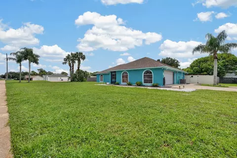 Exterior - 1845 Willow Oak Dr, Edgewater, FL 32141 photo 17 of 23