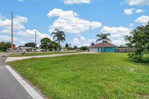 Exterior - 1845 Willow Oak Dr, Edgewater, FL 32141 photo 22 of 23