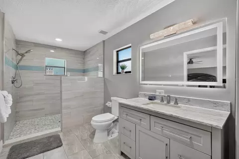 Bath - 1845 Willow Oak Dr, Edgewater, FL 32141 photo 1 of 2