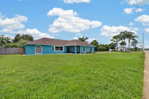 Exterior - 1845 Willow Oak Dr, Edgewater, FL 32141 photo 15 of 23