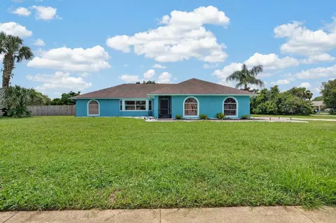 Exterior - 1845 Willow Oak Dr, Edgewater, FL 32141 photo 16 of 23