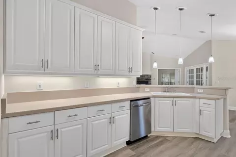 Kitchen - 31 Wild Cat Ln, Ormond Beach, FL 32174 photo 3 of 5