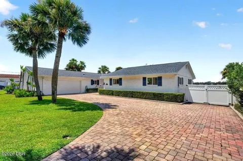 Exterior - 448 Riverside Dr, Ormond Beach, FL 32176 photo 1 of 4